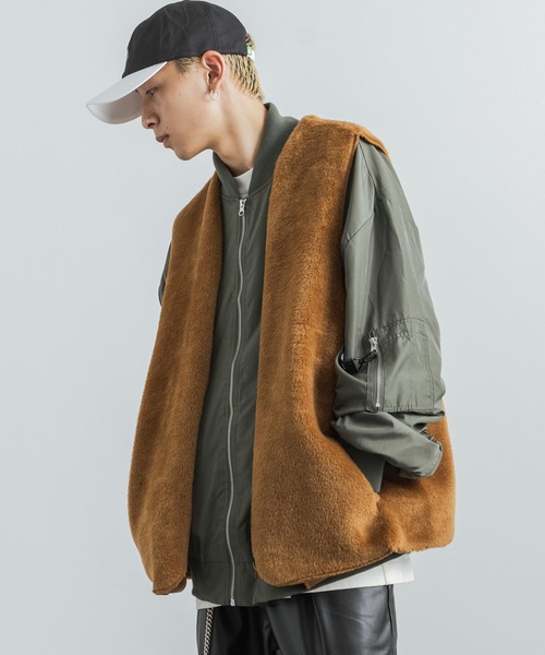 Rocky Monroe(ロッキーモンロー)の「オーバーサイズ ビッグフェイクファージップベスト(ベスト・メンズ・ブラック/ブラウン/キナリ・M/L)」の16枚目の写真