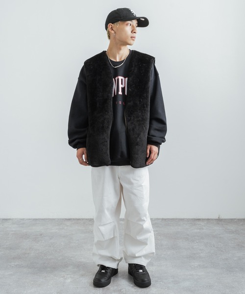 Rocky Monroe(ロッキーモンロー)の「オーバーサイズ ビッグフェイクファージップベスト(ベスト・メンズ・ブラック/ブラウン/キナリ・M/L)」の18枚目の写真