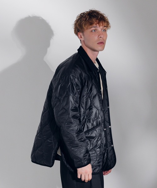 ONCILY(オンシェリー)の「SIDE SLIT QUILTING JACKET / サイドスリットキルティングジャケット(ダウンジャケット/コート・メンズ・オリーブ/ブラック・LARGE/MEDIUM)」の15枚目の写真