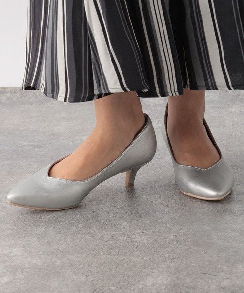 GLOBAL WORK（グローバルワーク）の「らくっション撥水ヒールパンプス/172715（パンプス・レディース・ベージュ/ネイビー/ブラック/ブラック系その他/シルバー/オフホワイト・SMALL/MEDIUM/LARGE/X-LARGE）」の19枚目の写真