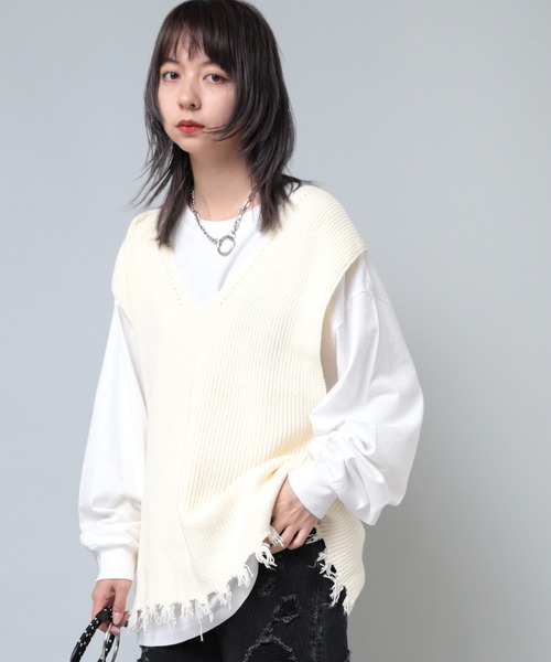 RNA（アールエヌエー）の「K2624 スリットダメージベスト（ベスト・レディース・グリーン/アイボリー/ブラック・MEDIUM）」の2枚目の写真