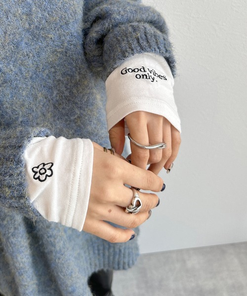 w closet（ダブルクローゼット）の「刺繍タートルネックプルオーバー（Tシャツ/カットソー・レディース・ホワイト系その他3/ホワイト系その他/ホワイト系その他2・FREE）」の3枚目の写真