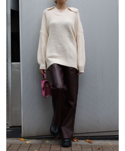 EVRIS(エヴリス)の「フェイクレザーワイドパンツ(その他パンツ・レディース・レッド/ブラック・SMALL/MEDIUM)」の3枚目の写真