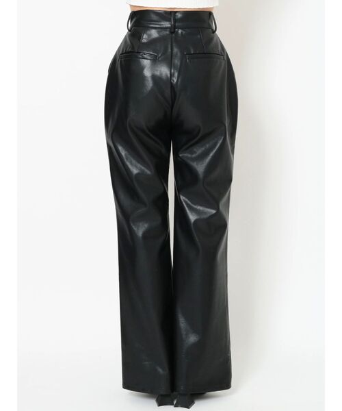 EVRIS(エヴリス)の「フェイクレザーワイドパンツ(その他パンツ・レディース・レッド/ブラック・SMALL/MEDIUM)」の6枚目の写真