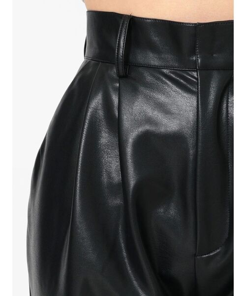 EVRIS(エヴリス)の「フェイクレザーワイドパンツ(その他パンツ・レディース・レッド/ブラック・SMALL/MEDIUM)」の7枚目の写真