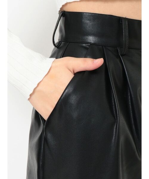 EVRIS(エヴリス)の「フェイクレザーワイドパンツ(その他パンツ・レディース・レッド/ブラック・SMALL/MEDIUM)」の9枚目の写真