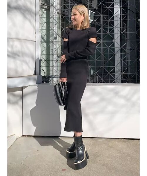 EVRIS（エヴリス）の「スラッシュアームリブニットワンピース（ワンピース・レディース・ブラック/グリーン/アイボリー・FREE）」の3枚目の写真