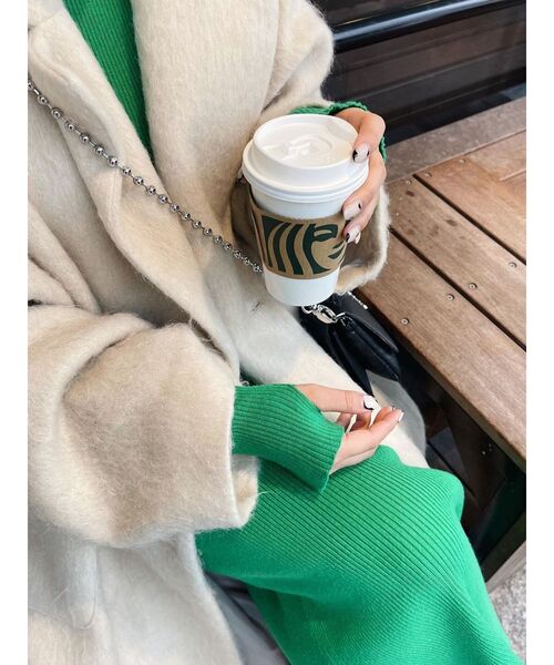 EVRIS（エヴリス）の「スラッシュアームリブニットワンピース（ワンピース・レディース・ブラック/グリーン/アイボリー・FREE）」の5枚目の写真