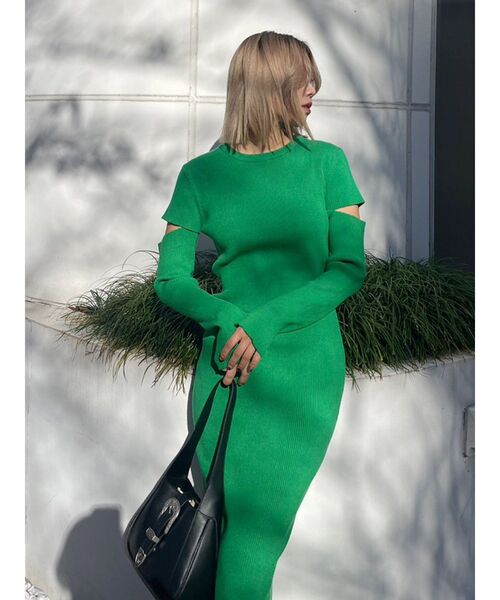 EVRIS（エヴリス）の「スラッシュアームリブニットワンピース（ワンピース・レディース・ブラック/グリーン/アイボリー・FREE）」の9枚目の写真