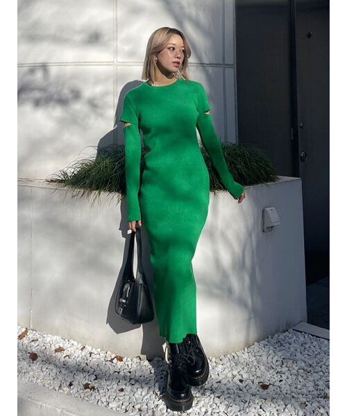 EVRIS（エヴリス）の「スラッシュアームリブニットワンピース（ワンピース・レディース・ブラック/グリーン/アイボリー・FREE）」の12枚目の写真