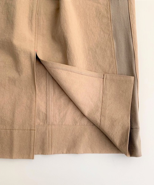 Q（キュー）の「ミリタリースカート（スカート・レディース・カーキ/ベージュ/ライトグレー/チャコールグレー・MEDIUM）」の12枚目の写真