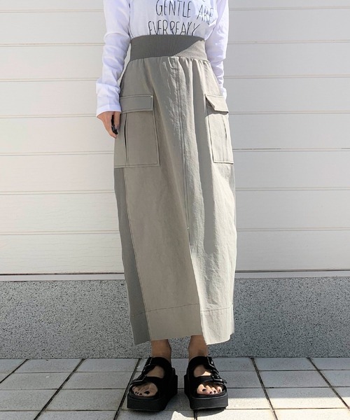 Q（キュー）の「ミリタリースカート（スカート・レディース・カーキ/ベージュ/ライトグレー/チャコールグレー・MEDIUM）」の5枚目の写真