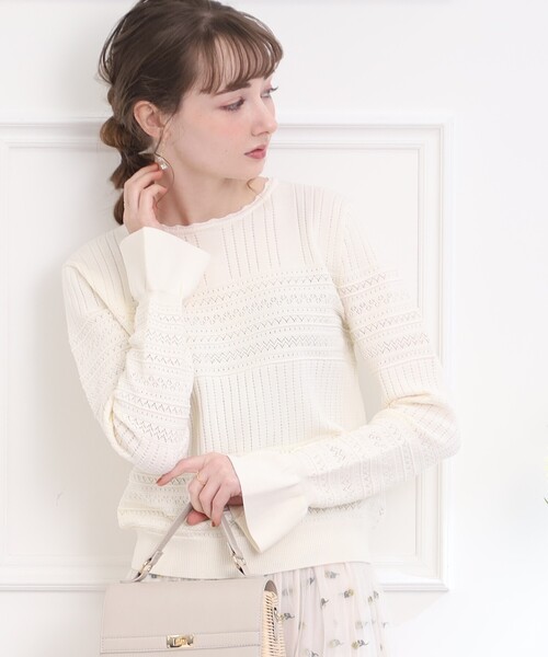 couture brooch(クチュールブローチ)の「◆【ちらっと肌見せで上品フェミニン】透かし編みニット(ニット/セーター・レディース・ブラック/ベビーピンク/アイボリー・38/42)」の9枚目の写真