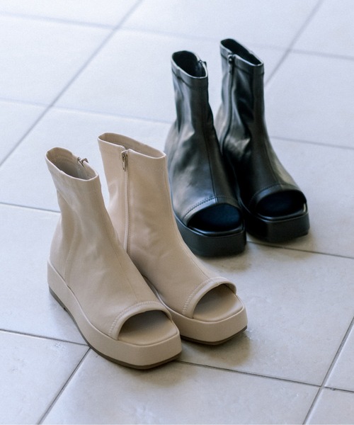 OLIVE des OLIVE（オリーブデオリーブ）の「ブーツサンダル（ブーツ・レディース・アイボリー/ブラック・SMALL/MEDIUM/LARGE）」の3枚目の写真