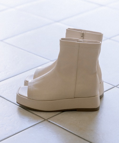 OLIVE des OLIVE（オリーブデオリーブ）の「ブーツサンダル（ブーツ・レディース・アイボリー/ブラック・SMALL/MEDIUM/LARGE）」の13枚目の写真