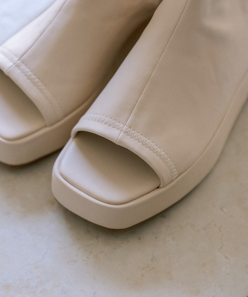 OLIVE des OLIVE（オリーブデオリーブ）の「ブーツサンダル（ブーツ・レディース・アイボリー/ブラック・SMALL/MEDIUM/LARGE）」の15枚目の写真