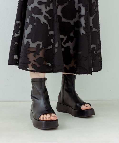 OLIVE des OLIVE（オリーブデオリーブ）の「ブーツサンダル（ブーツ・レディース・アイボリー/ブラック・SMALL/MEDIUM/LARGE）」の9枚目の写真