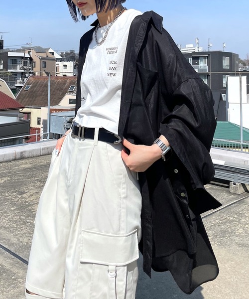 PAGEBOY(ページボーイ)の「シアトロルーズシャツ(シャツ/ブラウス・レディース・オフホワイト/ブラック/グレイッシュベージュ/グリーン・FREE)」の3枚目の写真