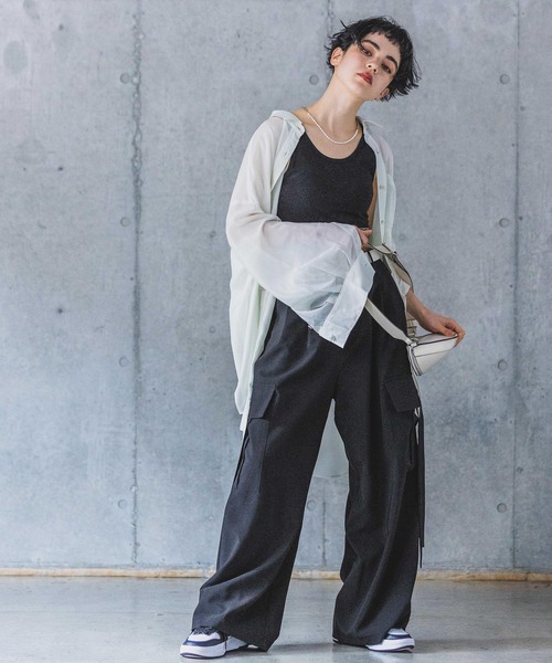 PAGEBOY(ページボーイ)の「シアトロルーズシャツ(シャツ/ブラウス・レディース・オフホワイト/ブラック/グレイッシュベージュ/グリーン・FREE)」の11枚目の写真