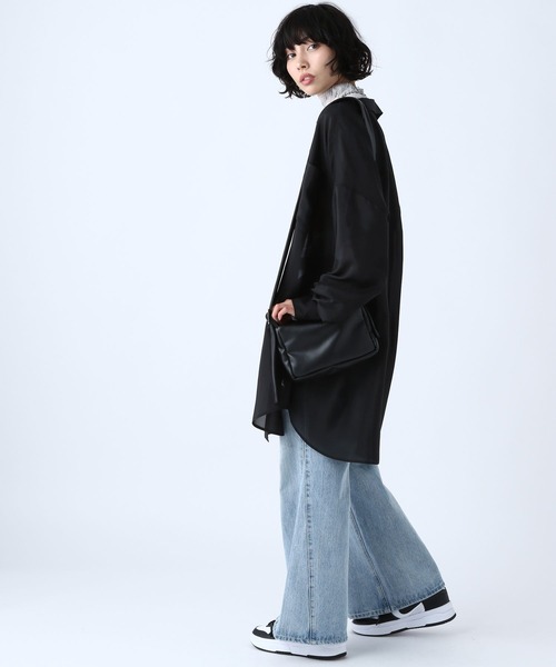 PAGEBOY(ページボーイ)の「シアトロルーズシャツ(シャツ/ブラウス・レディース・オフホワイト/ブラック/グレイッシュベージュ/グリーン・FREE)」の15枚目の写真