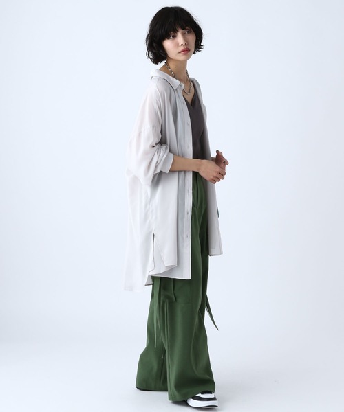 PAGEBOY(ページボーイ)の「シアトロルーズシャツ(シャツ/ブラウス・レディース・オフホワイト/ブラック/グレイッシュベージュ/グリーン・FREE)」の19枚目の写真