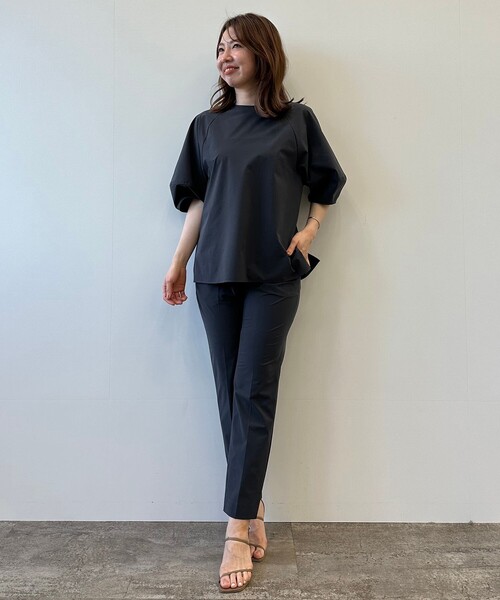 UNFILO（アンフィーロ）の「FINE MOVE テーパードパンツ（その他パンツ・レディース・カーキ系/グレー系/ブラック系/ライトイエロー系/ベージュ系/オレンジ系/ネイビー系/こしょう色系/ダルブルー系/ワイン系・X-SMALL/SMALL/LARGE/MEDIUM）」の22枚目の写真