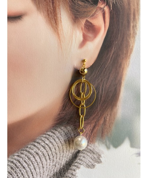 tone（トーン）の「【As】アシメチェーン　ロング　ピアス（サージカルステンレス）(MA)（ピアス（両耳用）・メンズ・シルバー系その他2/ゴールド系その他2/シルバー/ゴールド/ゴールド系その他3/シルバー系その他3・FREE）」の9枚目の写真