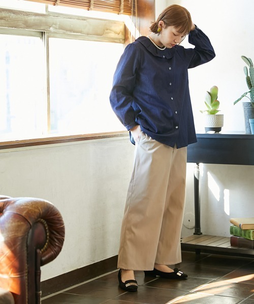 Le temps riche（ルタンリッシュ）の「デニムフリルカラーブラウス　＜Le temps riche＞（シャツ/ブラウス・レディース・ブラック/ネイビー・M/L/S/LL）」の6枚目の写真