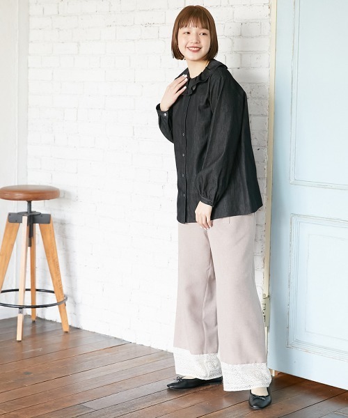 Le temps riche（ルタンリッシュ）の「デニムフリルカラーブラウス　＜Le temps riche＞（シャツ/ブラウス・レディース・ブラック/ネイビー・M/L/S/LL）」の3枚目の写真