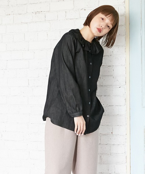 Le temps riche（ルタンリッシュ）の「デニムフリルカラーブラウス　＜Le temps riche＞（シャツ/ブラウス・レディース・ブラック/ネイビー・M/L/S/LL）」の7枚目の写真