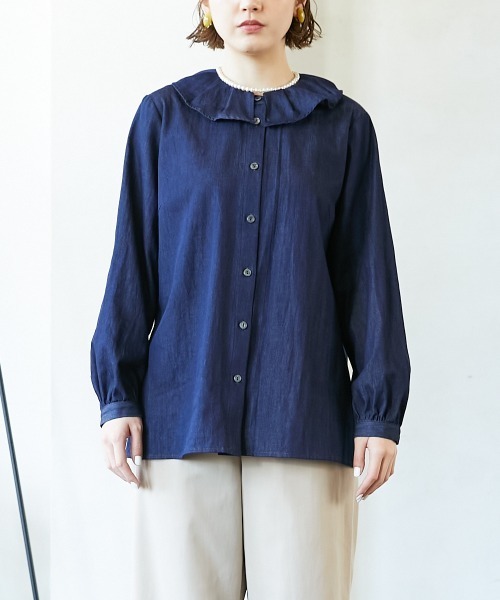 Le temps riche（ルタンリッシュ）の「デニムフリルカラーブラウス　＜Le temps riche＞（シャツ/ブラウス・レディース・ブラック/ネイビー・M/L/S/LL）」の15枚目の写真