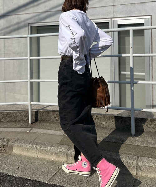 mi via loca（ミヴィアロカ）の「GILDAN 袖ロゴプリントロングスリーブTシャツ 【MVL003 ※2A】（Tシャツ/カットソー・レディース・ブラック/ホワイト×ブラック/ホワイト系その他/ベージュ・MEDIUM/X-LARGE）」の13枚目の写真