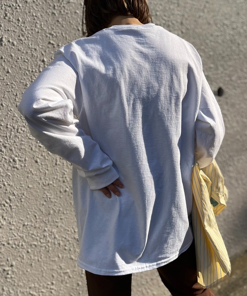 mi via loca（ミヴィアロカ）の「GILDAN 袖ロゴプリントロングスリーブTシャツ 【MVL003 ※2A】（Tシャツ/カットソー・レディース・ブラック/ホワイト×ブラック/ホワイト系その他/ベージュ・MEDIUM/X-LARGE）」の6枚目の写真