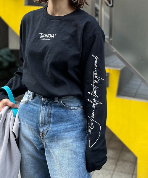 mi via loca（ミヴィアロカ）の「GILDAN 袖ロゴプリントロングスリーブTシャツ 【MVL003 ※2A】（Tシャツ/カットソー・レディース・ブラック/ホワイト×ブラック/ホワイト系その他/ベージュ・MEDIUM/X-LARGE）」の12枚目の写真