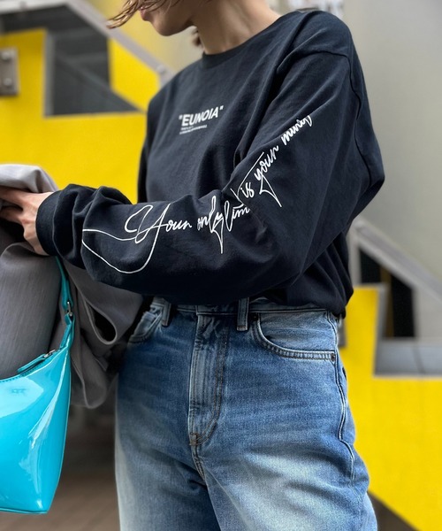 mi via loca（ミヴィアロカ）の「GILDAN 袖ロゴプリントロングスリーブTシャツ 【MVL003 ※2A】（Tシャツ/カットソー・レディース・ブラック/ホワイト×ブラック/ホワイト系その他/ベージュ・MEDIUM/X-LARGE）」の15枚目の写真