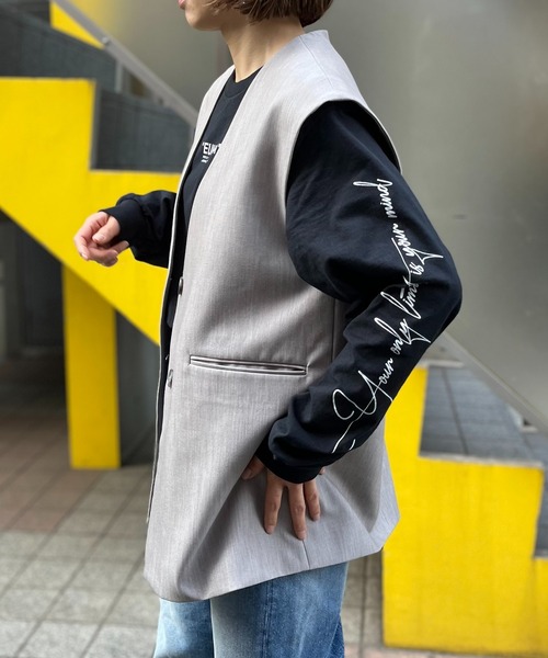 mi via loca（ミヴィアロカ）の「GILDAN 袖ロゴプリントロングスリーブTシャツ 【MVL003 ※2A】（Tシャツ/カットソー・レディース・ブラック/ホワイト×ブラック/ホワイト系その他/ベージュ・MEDIUM/X-LARGE）」の7枚目の写真