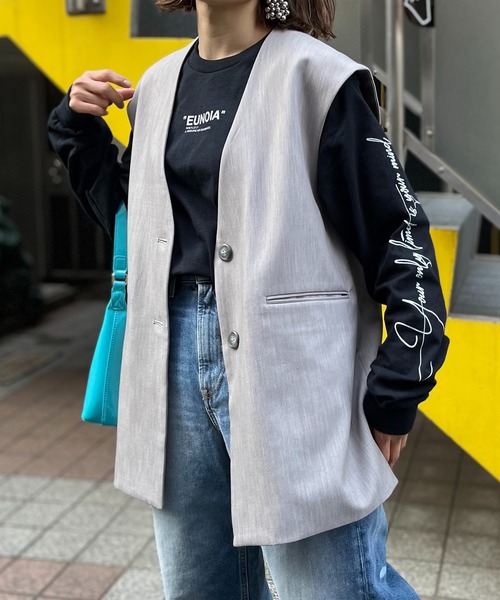 mi via loca（ミヴィアロカ）の「GILDAN 袖ロゴプリントロングスリーブTシャツ 【MVL003 ※2A】（Tシャツ/カットソー・レディース・ブラック/ホワイト×ブラック/ホワイト系その他/ベージュ・MEDIUM/X-LARGE）」の5枚目の写真