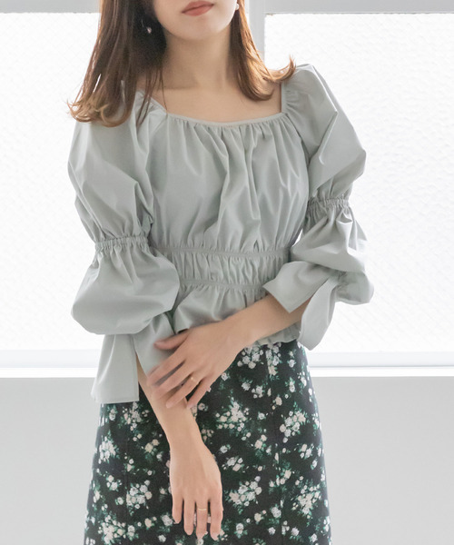 シャーリングデザインブラウス