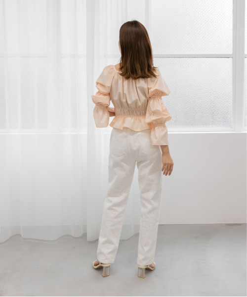 シャーリングデザインブラウス