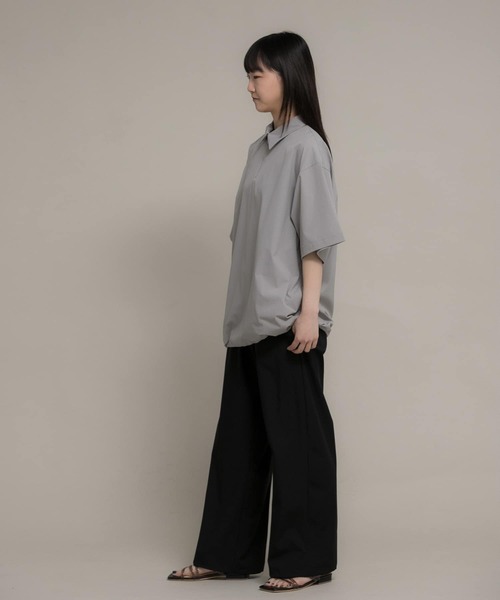 Uiscel（ユイセル）の「『ユニセックス』Uiscel　4WAYストレッチハーフZIPプルオーバー（シャツ/ブラウス・メンズ・ブラック/ライトベージュ・MEDIUM/LARGE）」の16枚目の写真