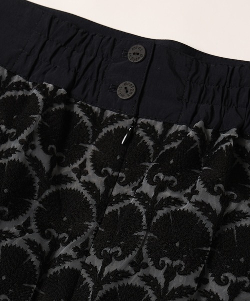mintdesigns（ミントデザインズ）の「WALL PAPER SKIRT / ウォールペーパースカート（スカート・レディース・グレー/ブラック・2）」の4枚目の写真