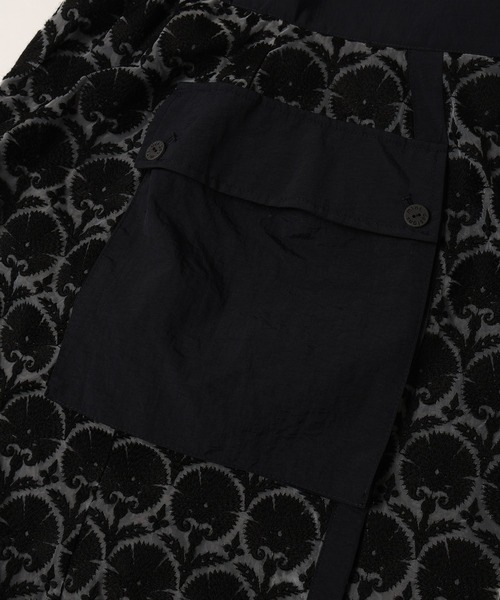 mintdesigns（ミントデザインズ）の「WALL PAPER SKIRT / ウォールペーパースカート（スカート・レディース・グレー/ブラック・2）」の5枚目の写真