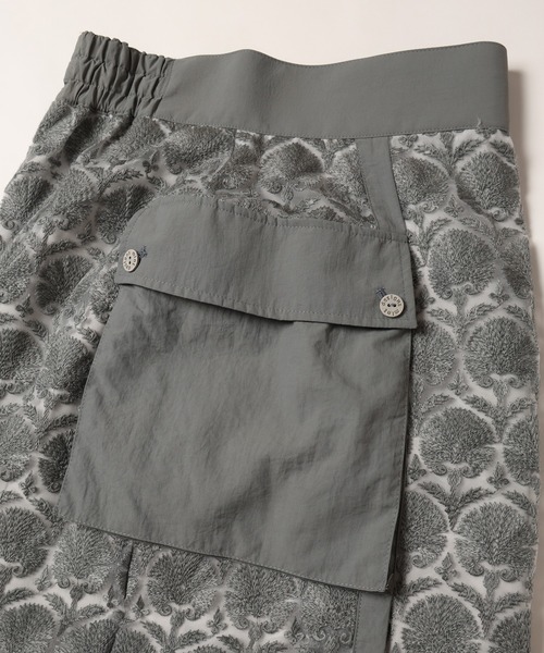 mintdesigns（ミントデザインズ）の「WALL PAPER SKIRT / ウォールペーパースカート（スカート・レディース・グレー/ブラック・2）」の9枚目の写真