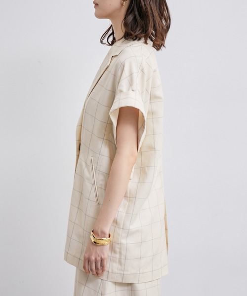 ハーフスリーブジレ