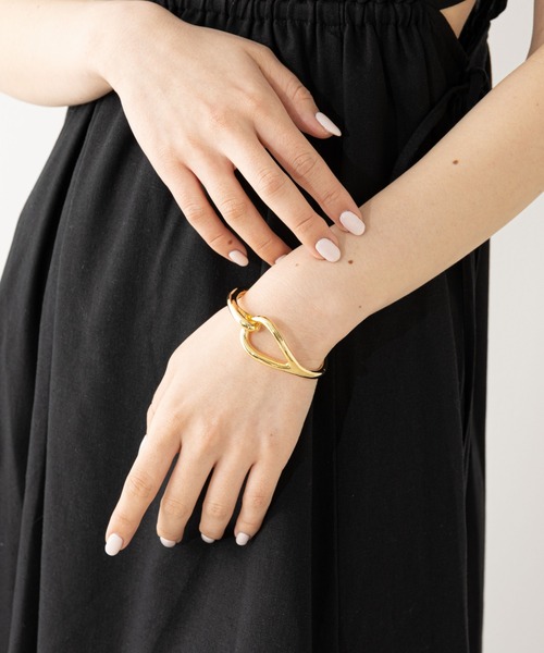 Chico（チコ）の「ニュアンスバングル（バングル/リストバンド・レディース・シルバー/ゴールド・FREE）」の4枚目の写真