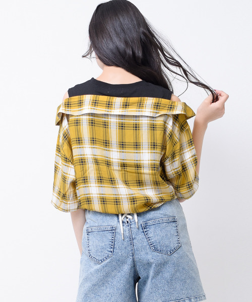 RiCO SUCRE(リコシュクレ)の「シャツフェイクレイヤード肩あきTシャツ(Tシャツ/カットソー・キッズ・レッド/イエロー/ブラック・130/140/150/165/160)」の7枚目の写真