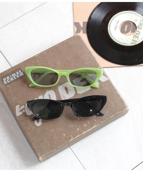 ANAP(アナップ)の「キャットアイサングラス(サングラス・レディース・ブラック/グリーン・FREE)」の1枚目の写真