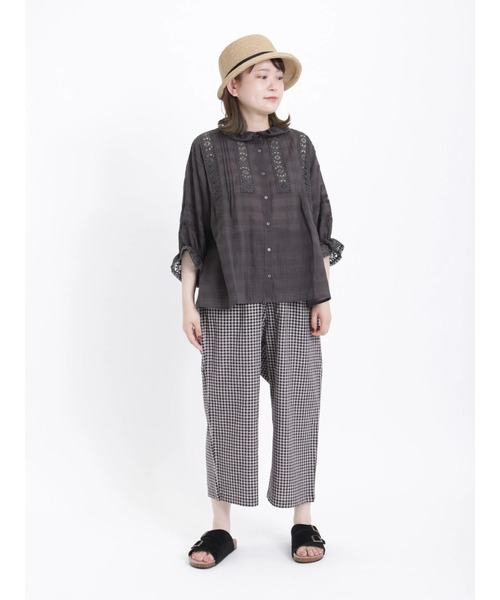 Samansa Mos2（サマンサ モスモス）の「レース襟ブラウス（シャツ/ブラウス・レディース・ブルー/オフホワイト/チャコール・ﾌﾘ-）」の5枚目の写真