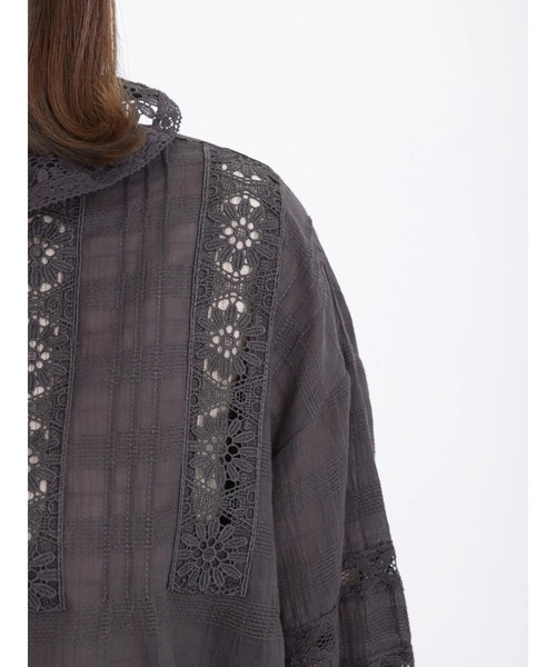 Samansa Mos2（サマンサ モスモス）の「レース襟ブラウス（シャツ/ブラウス・レディース・ブルー/オフホワイト/チャコール・ﾌﾘ-）」の12枚目の写真