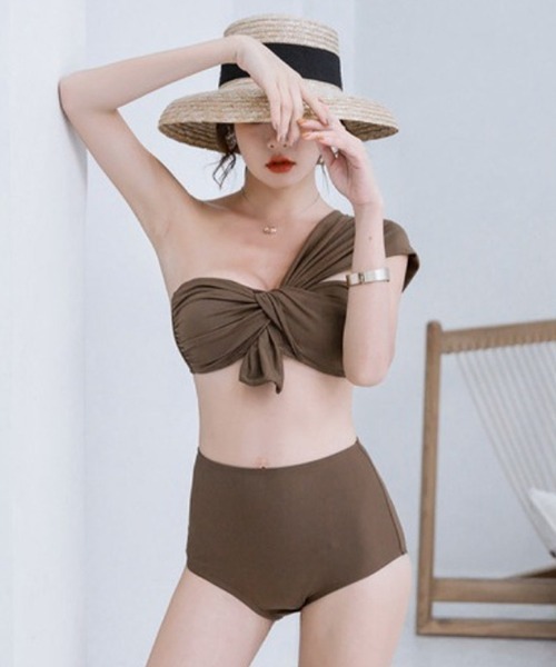 LAVIA（ラヴィア）の「ワンショルダーデザインビキニ（水着・レディース・ブラウン/ブラック/ホワイト/ピンクベージュ・L/M）」の19枚目の写真